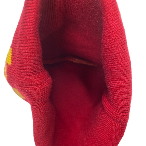 Harry Potter Gryffindor Beanie - Picture 2 of 3